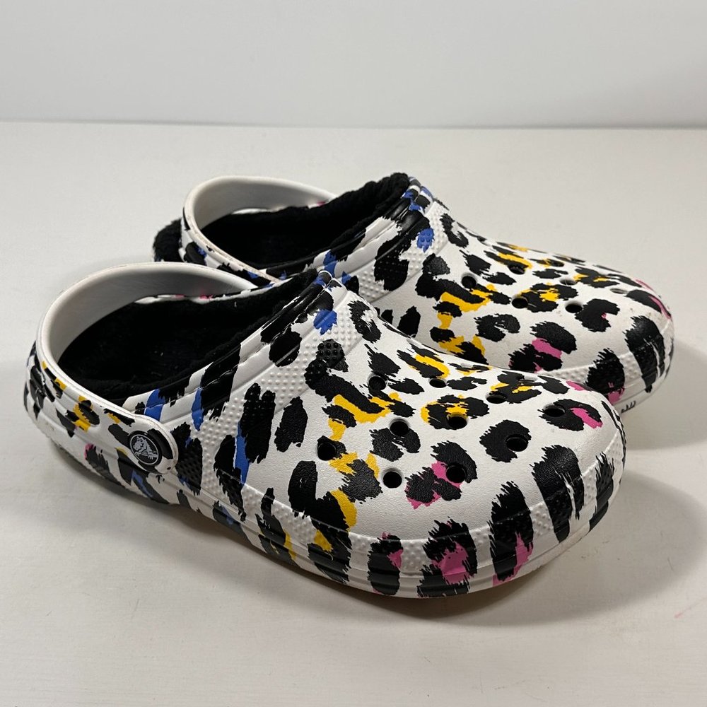 Crocs White Leopard Print Fuzzy Lined Clogs Women… - image 1
